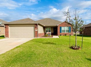 2021 Oak Valley Way, Mustang, OK 73064