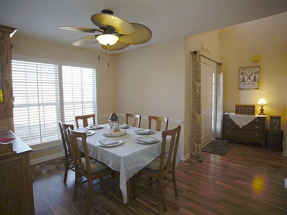 5th image of 129 Silverstone Dr