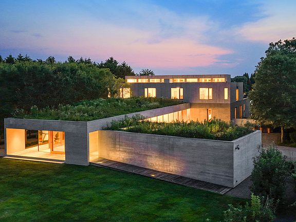 3rd image of 30 Bay Ln