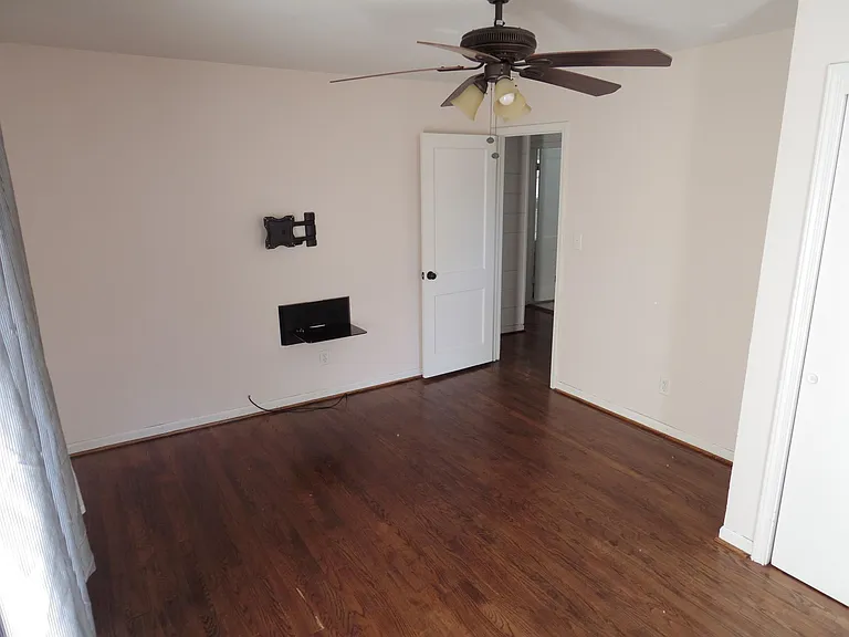 805 Acton Ave — Photo 12