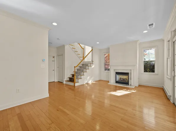 1 Intrepid Place image 5 of 38