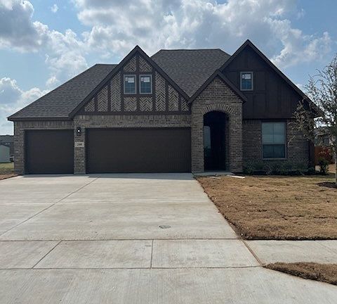 3rd image of 208 Pennington Rd