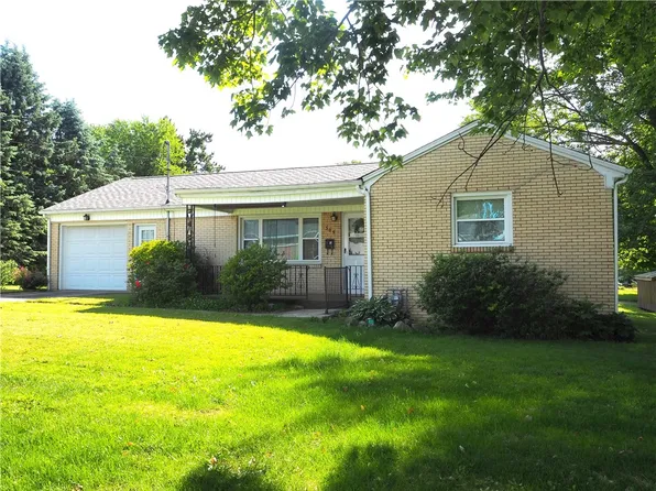 309 Beechwood Ave, Farrell, PA 16121