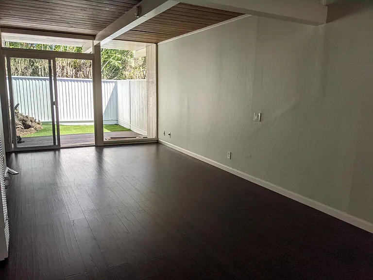 1930 Montecito Ave #5 — Photo 3