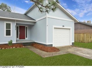 5913 Hunting Ridge Rd, Hope Mills, NC 28348