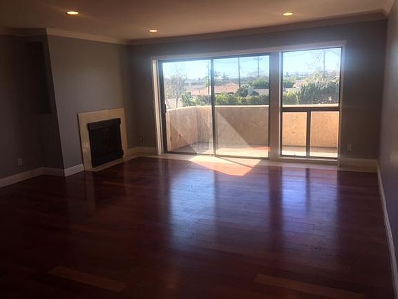 Living Room - Balcony facing west