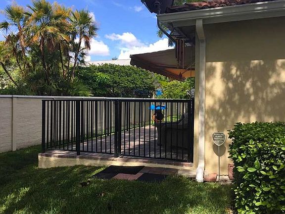 3rd image of 3210 SW 50th St #1