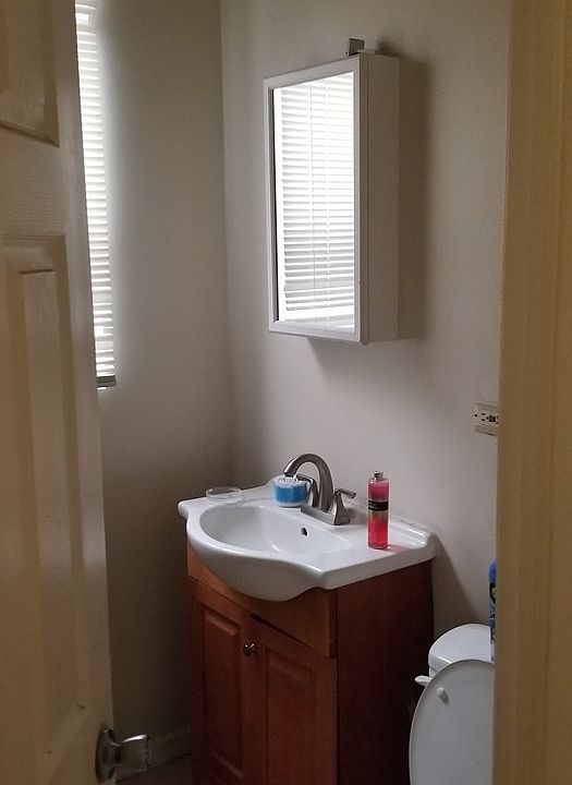 2nd image of 4833 W Washington Blvd