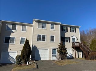 17 Cornerstone Dr #17, Derby, CT 06418