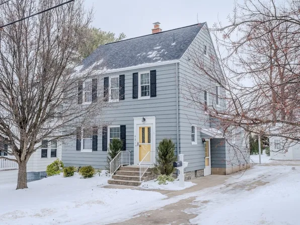 621 Roslyn Ave, Erie, PA 16505