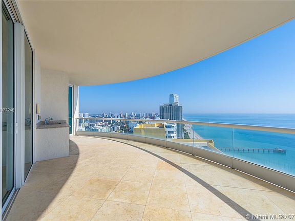 4th image of 16051 Collins Ave APT 3304