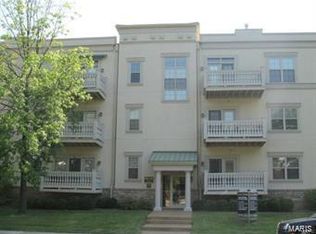 910 N McKnight Rd APT 1A, Saint Louis, MO 63132