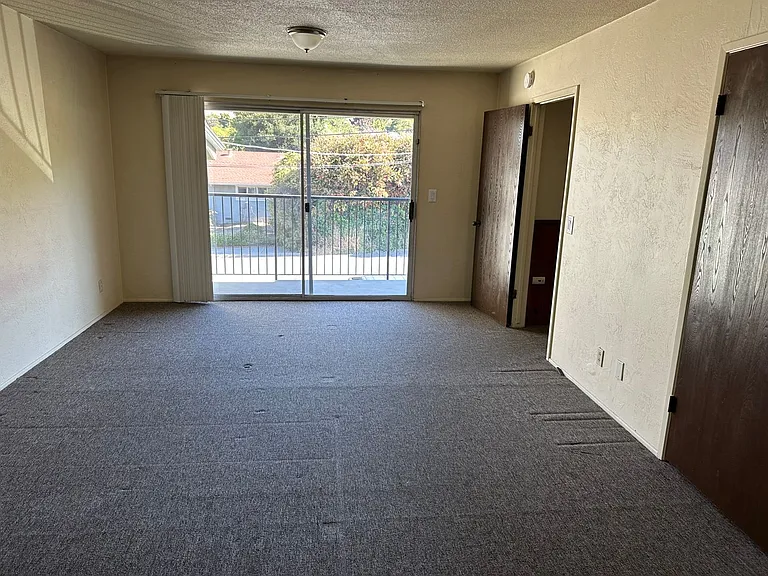 1295 Bond St — Photo 9