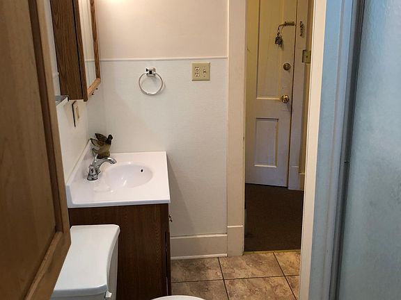 3rd image of 114 E Lincoln St APT 3