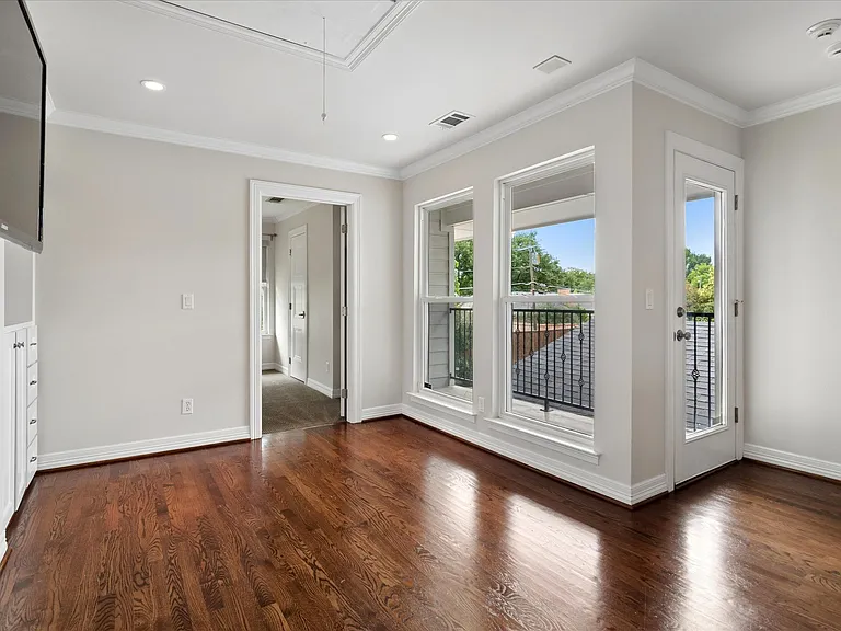 10918 Wonderland Trl — Photo 14
