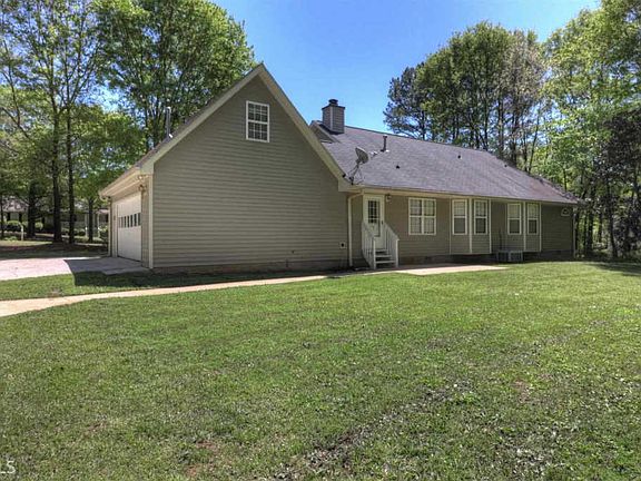 4th image of 272 Country Lake Dr