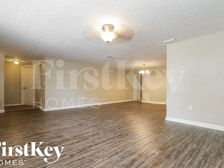 11221 Nome Ave — Photo 2