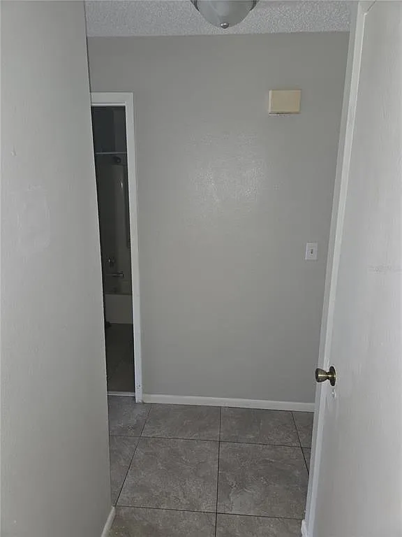 2 bed, 2.0 bath, 996 sqft, $1,525 — Photo 3