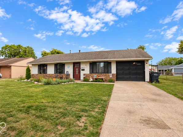1021 Eastlawn Dr, New Whiteland, IN 46184
