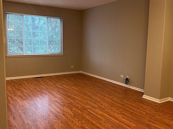 5th image of 3393 Ravinia Cir