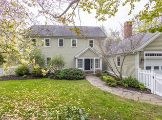 17 Spruce St, Rockport, ME 04856