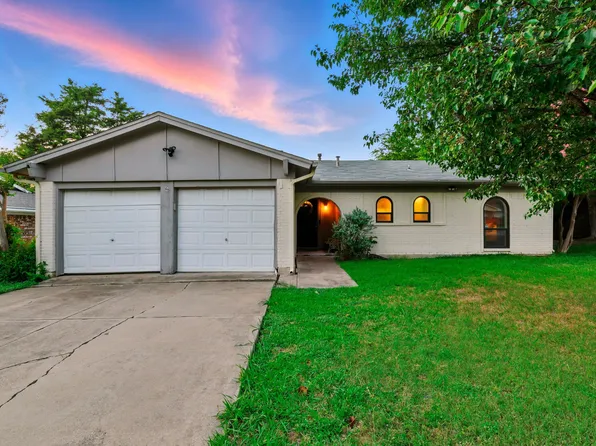 7525 Maple Dr, North Richland Hills, TX 76180