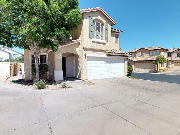 3rd image of 935 Cantabria Heights Ave