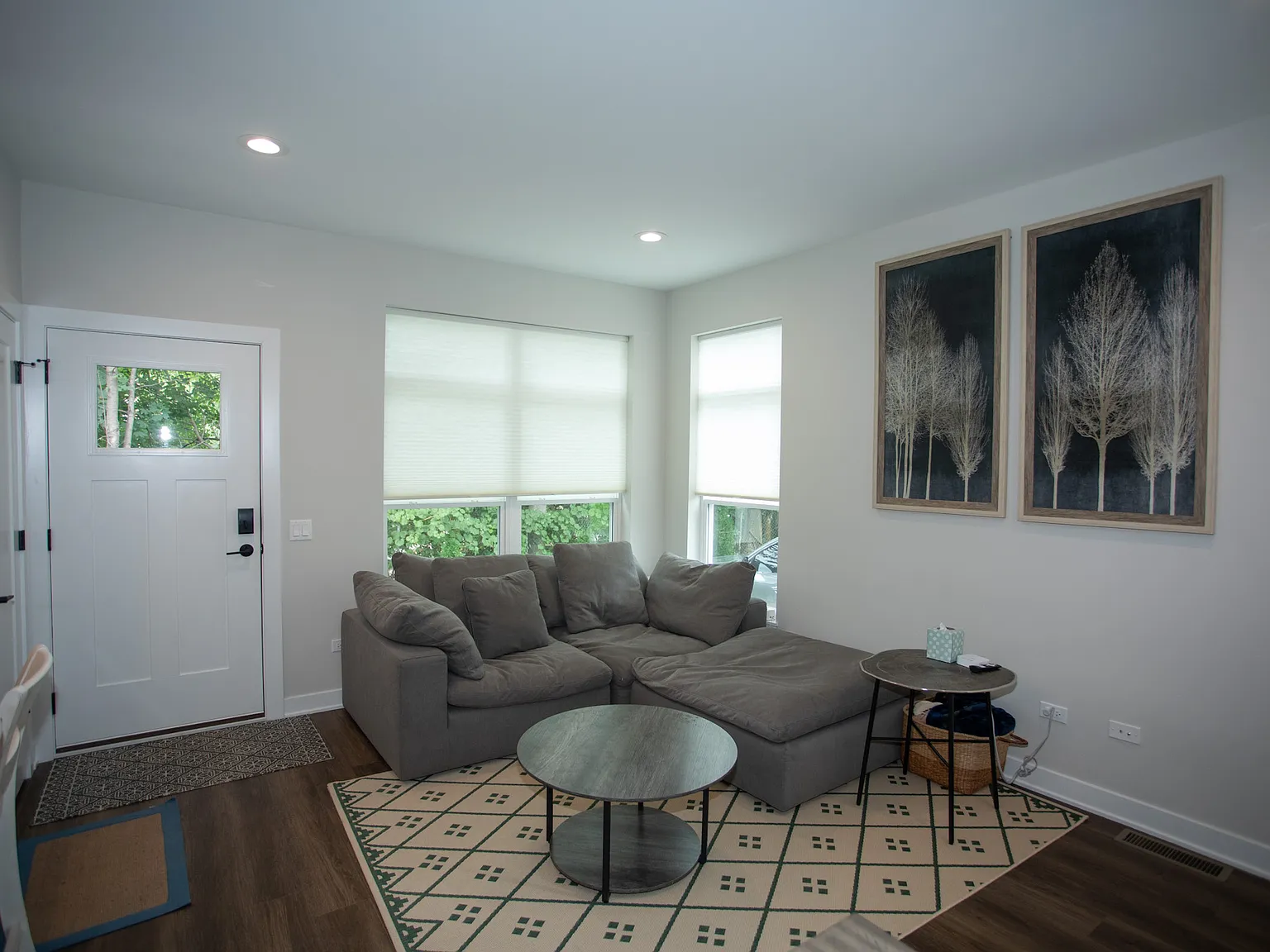 635 E 5th Ave — Photo 4