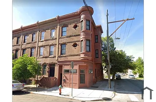 3201 W Diamond St Photo 1