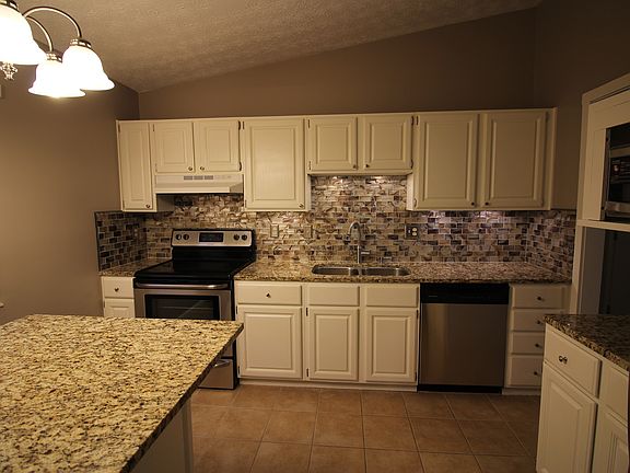 5th image of 2962 Highpoint Dr