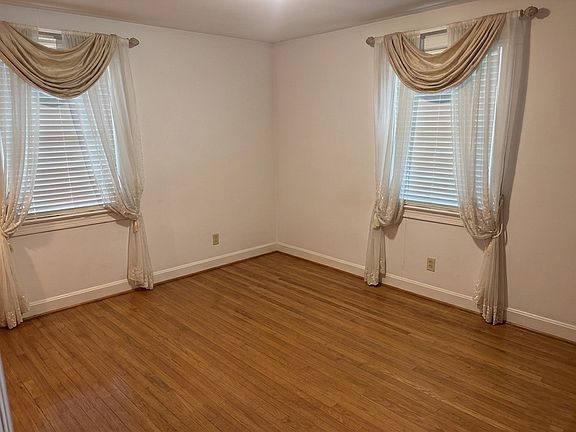 3rd image of 807 Wildwood Ave