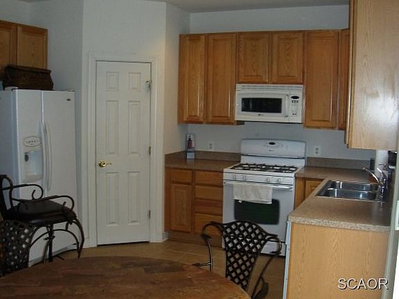 3rd image of 17274 N Village Main Blvd