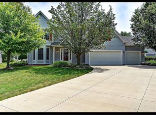 718 Highview Ct, Elburn, IL 60119