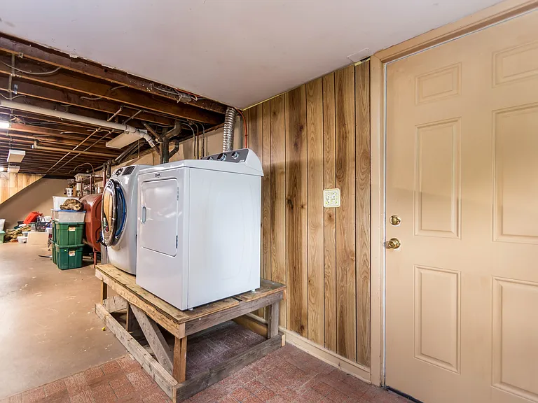 108 Colonese Rd — Photo 10