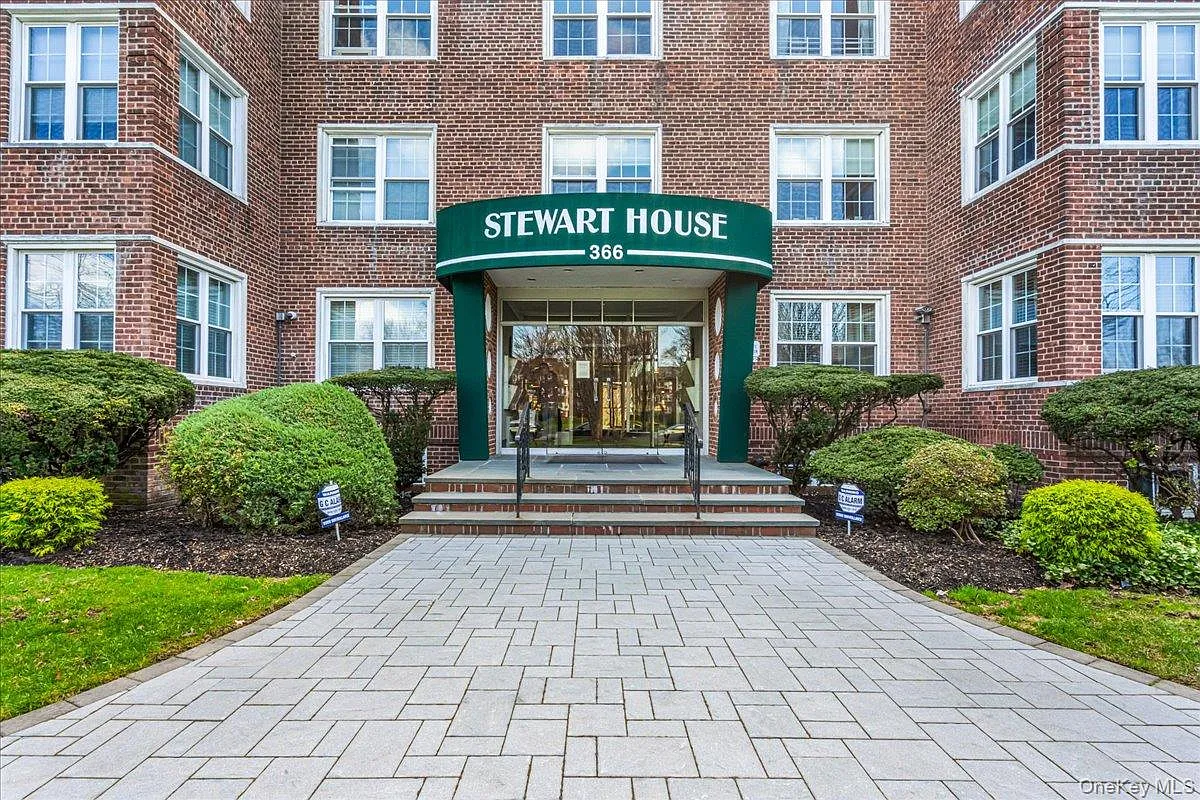 366 Stewart Avenue #C4 photo 1