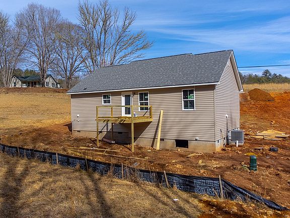 3rd image of 141 Speedwell Baptist Church Rd