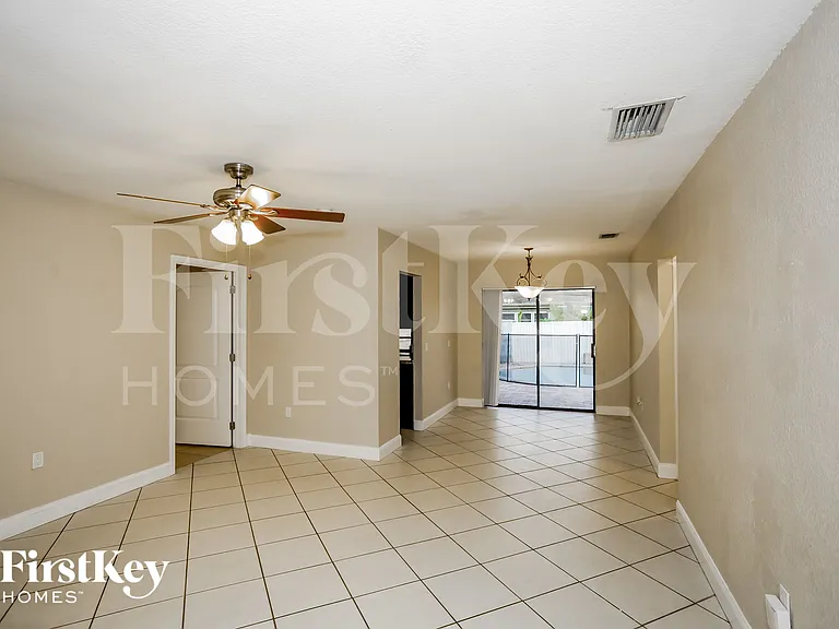 11310 NW 38th Pl — Photo 3