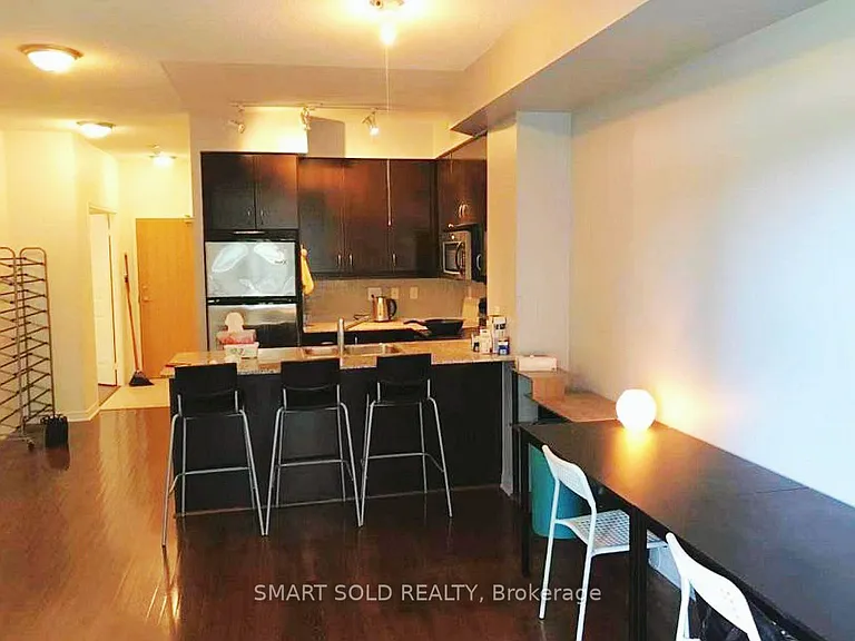 736 Spadina Ave #302 — Photo 9