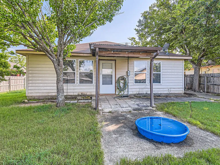 134 Bellair Dr — Photo 24