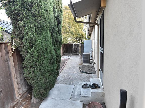 3rd image of 2142 Bowers Ave