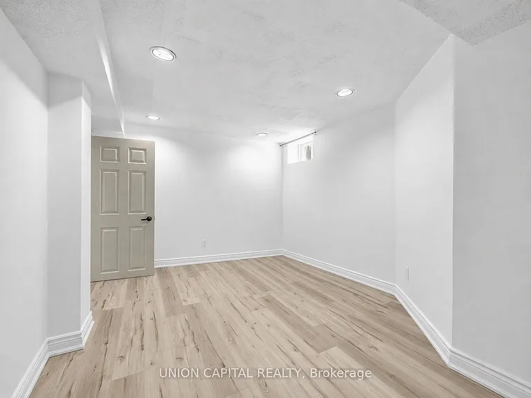 274 Harrowsmith Dr #BASEMENT — Photo 14