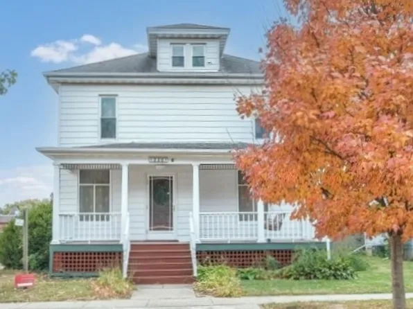 220 W State St, Paxton, IL 60957