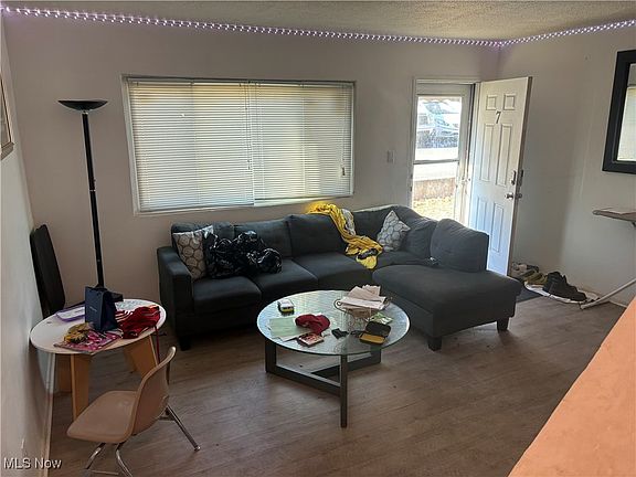 3rd image of 193 Dalepark Dr APT 3