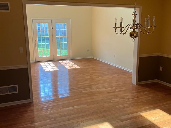 2nd image of 432 Montego Ct