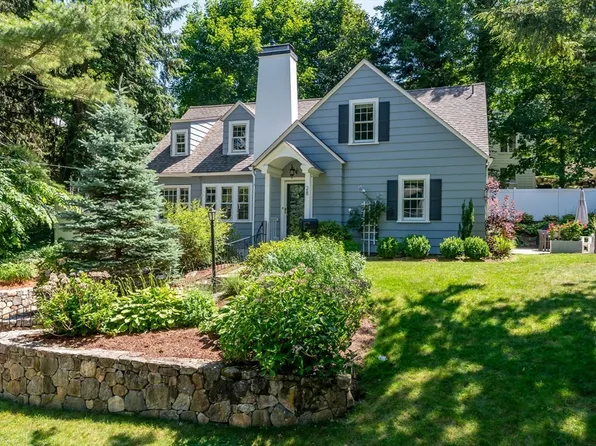 28 Cunningham Rd, Wellesley, MA 02481