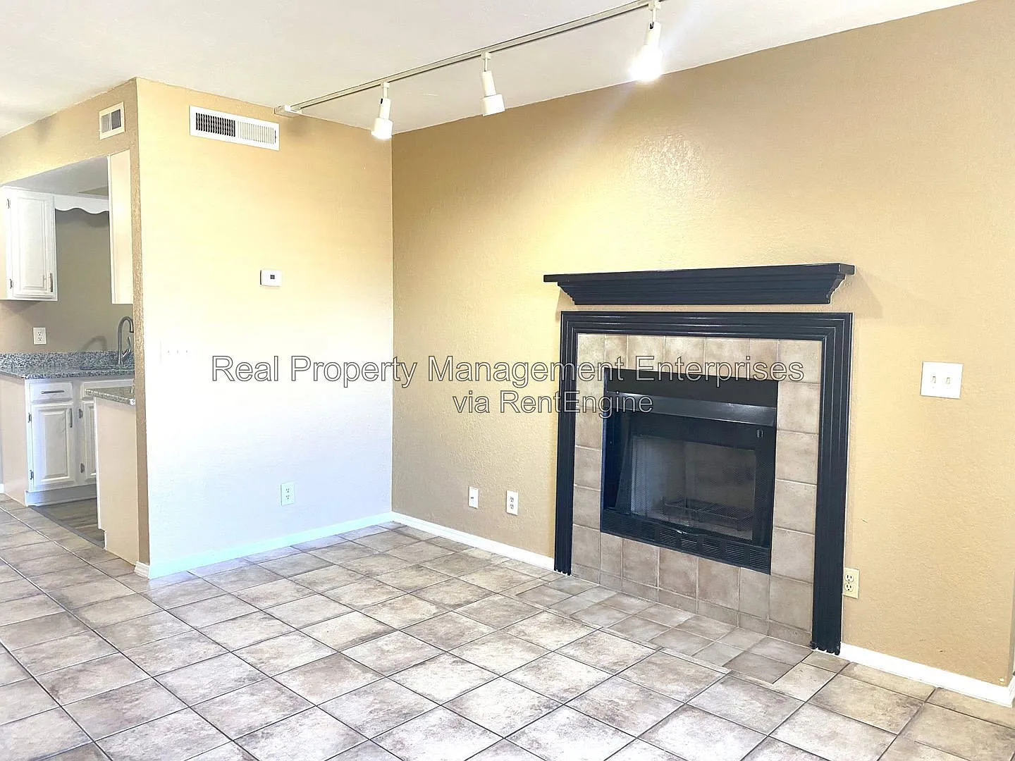 1 bed, 1.0 bath, 625 sqft, $875 — Photo 3