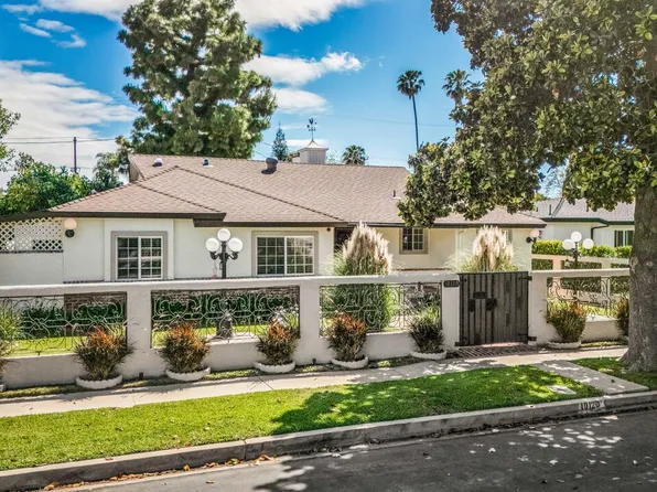 19120 Hartland St, Reseda, CA 91335