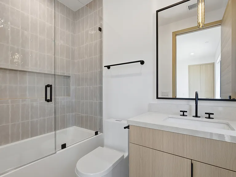 5821 Kester Ave #1/4 — Photo 7