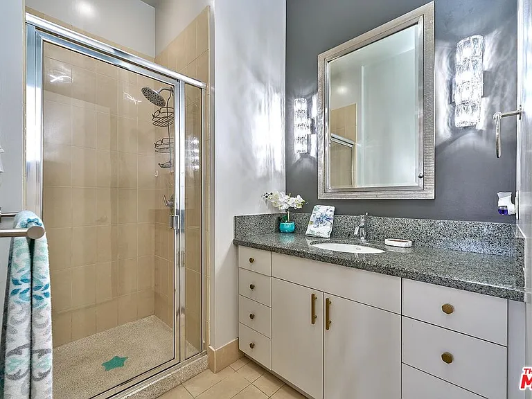 3810 Wilshire Blvd #408 — Photo 20