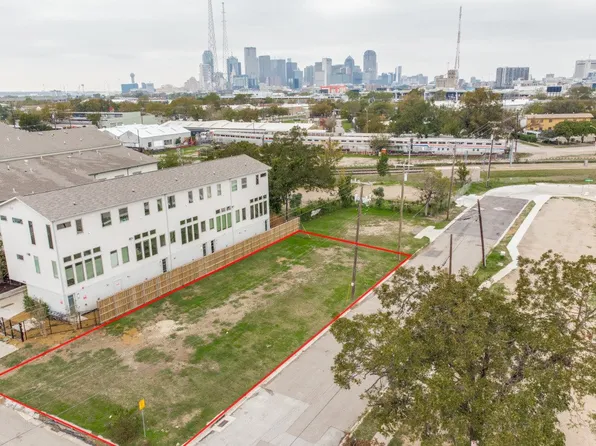 3235 Elihu St, Dallas, TX 75210